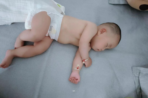 台山宝宝肠胀气的症状
